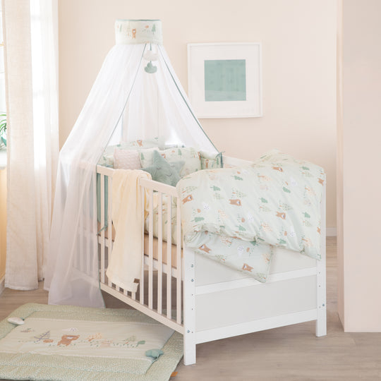 Juego de ropa de cama para niños 'Woodland Buddies' 4 piezas - dosel, protector de cuna y ropa de cama - verde pastel