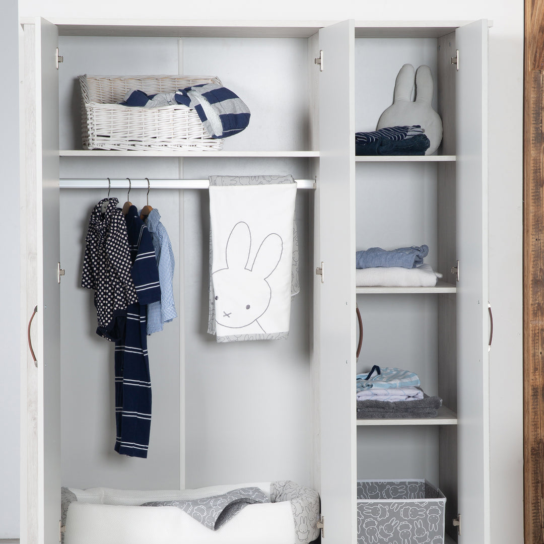 Armoire 'Mila', 3 portes battantes, 2 tiroirs, technologie à fermeture progressive, gris/blanc