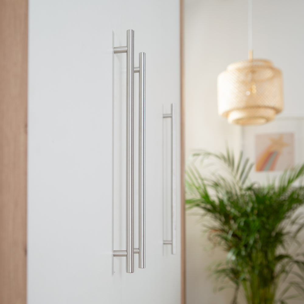 Armadio 'Malo' a 3 ante con cerniere a chiusura ammortizzata - decoro bianco / rovere