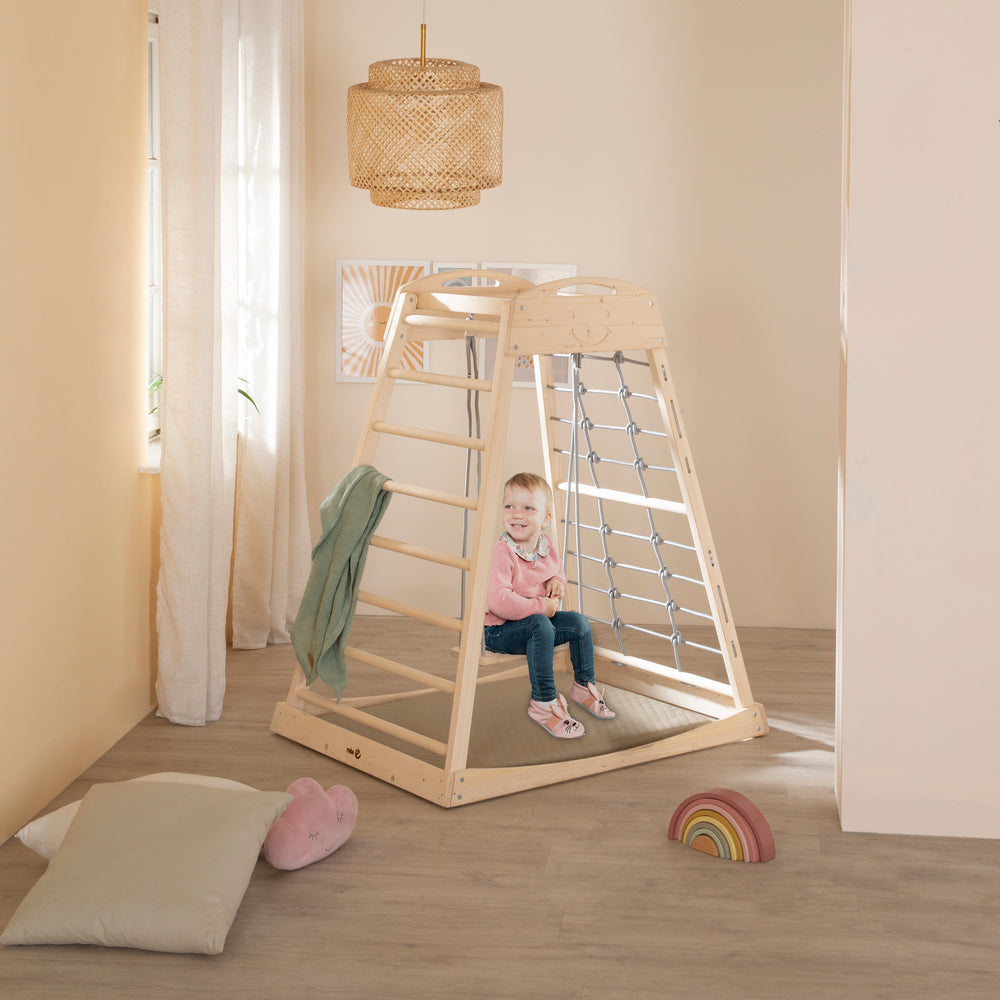 Tour de jeux d'intérieur en bois avec balançoire et anneaux de gymnastique - naturel / gris