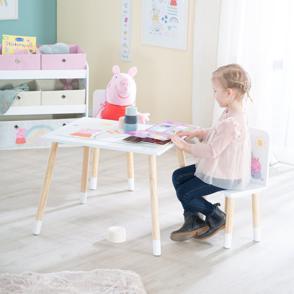 Kindersitzgruppe 'Peppa Pig' - 2 Stühle + 1 Tisch - Motiv der Serie - Holz weiß / natur
