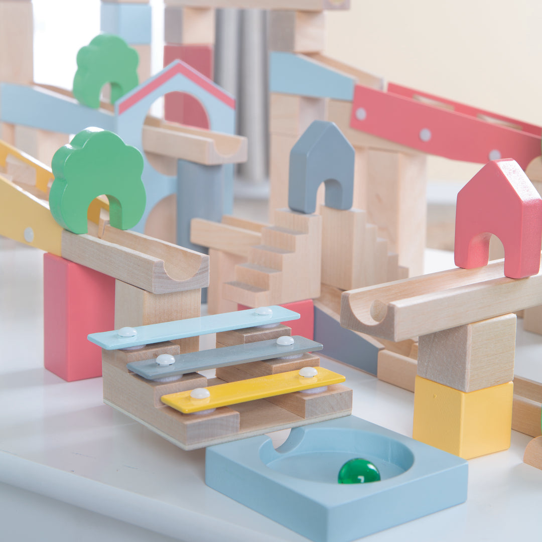 Piste de billes en bois 60 pièces + Set complémentaire de 20 pièces pour la construction de paysages