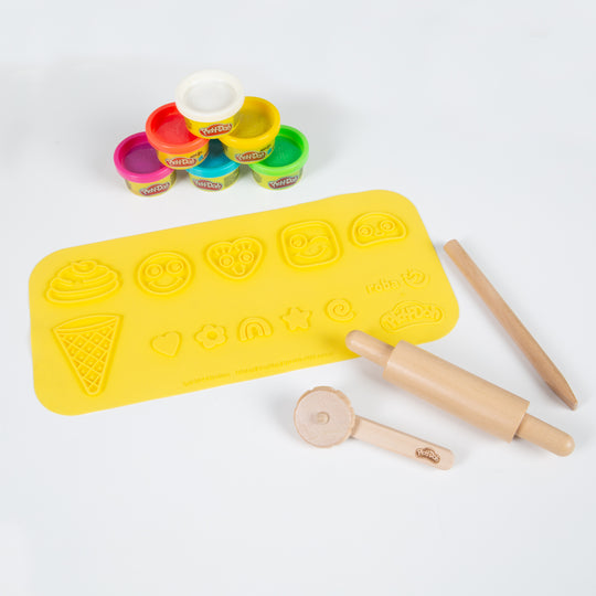 roba x Play-Doh Starterset - 3D-Kreativmatte, Holzwerkzeuge, 6 Knetdosen