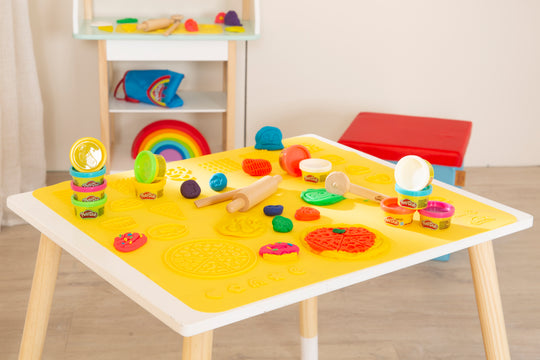 roba x Play-Doh Set - 3D Creative Mat with 12 Modelling Tins & Wooden Tools