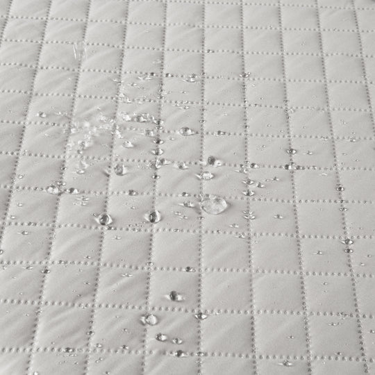Parque infantil hexagonal 'Cosiplay' de haya orgánica, incluye inserto protector 'roba Style'