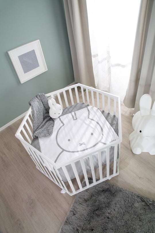 Corralito 'miffy®' de 6 lados, con almohadilla protectora, Madera blanca
