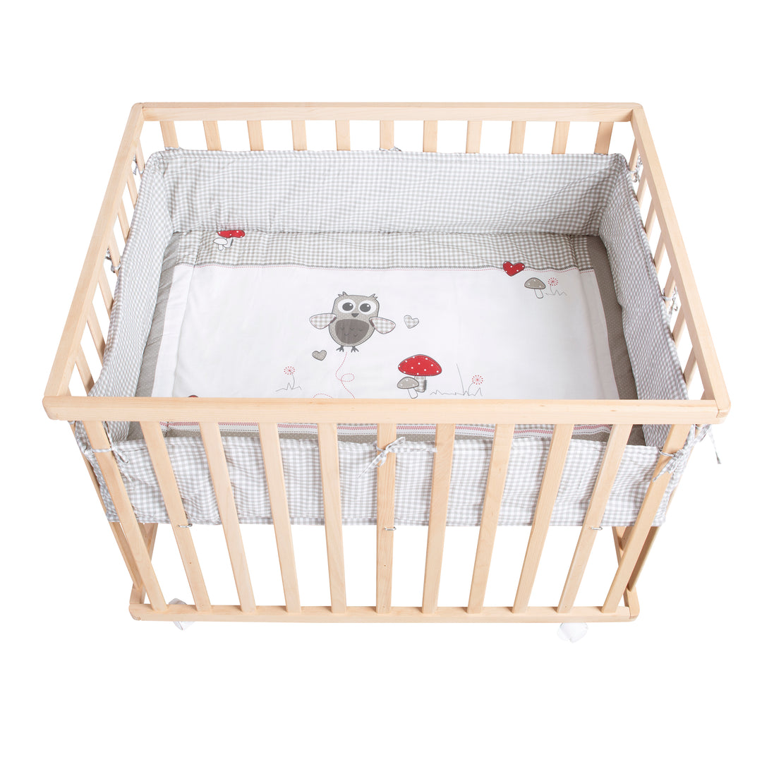 Parque infantil 'Adam & Owl' 75x100, incluye inserto protector y ruedas, madera natural