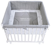 Box per bambini "Rock Star Baby", 100 x 100 cm, box incl. cuscinetti di protezione e ruote, legno bianco