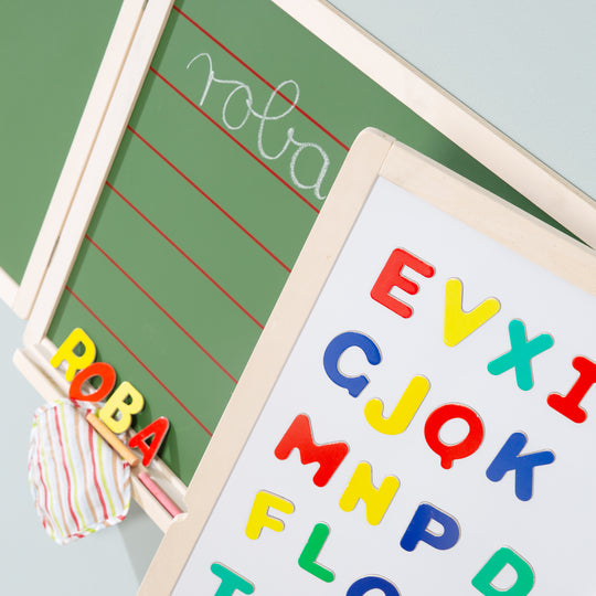 Schreib- & Maltafel magnetisch, weiß,  liniert, inkl. Kreide, Holzmagnetzahlen & -buchstaben