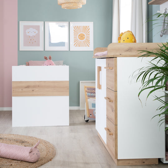 Furniture Set 'Lion' 2-Piece - Convertible Children's Bed 70x140 cm + Wide Changing Table - White - Decor 'Artisan Oak'