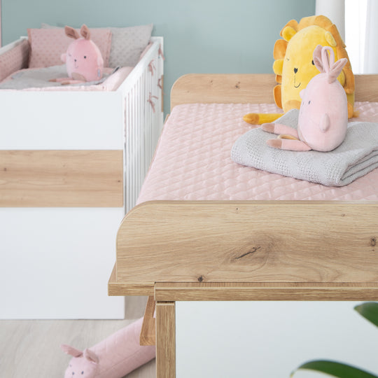 Furniture Set 'Lion' 2-Piece - Convertible Children's Bed 70x140 cm + Wide Changing Table - White - Decor 'Artisan Oak'