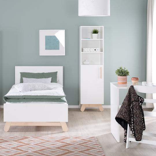 Standregal 'Clara', 3 offene Fächer, Korpus in Weiß, Füße & Griffe aus Massivholz