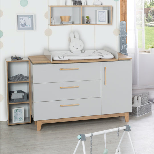 Estante lateral 'Caro', adecuado debajo de la cómoda de cambio 'Caro', para habitación de bebé y niños, gris claro