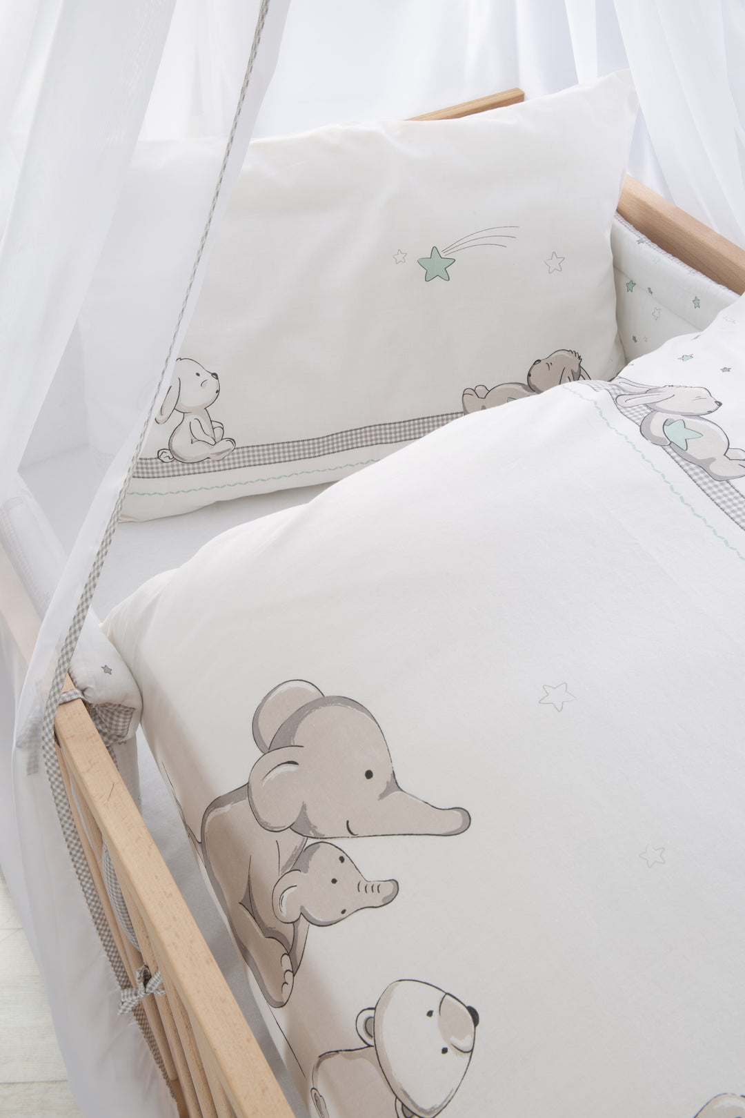 Juego de cama para niños 'Sternenzauber', 4 piezas, set de cama con ropa de cama 100 x 135 cm, protector de cuna y dosel