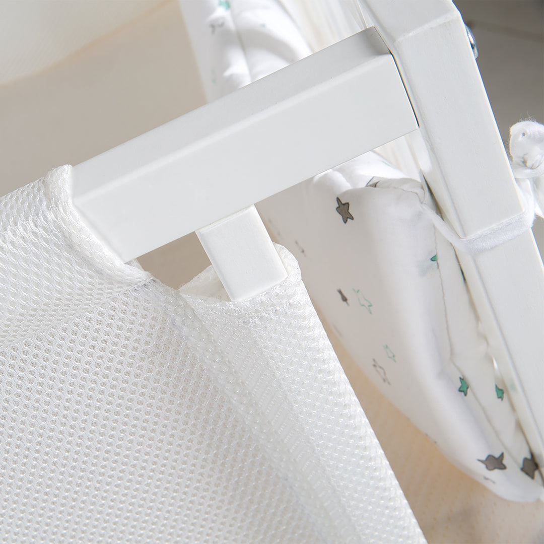 Cuna 'safe asleep®', 60 x 120 cm, 'Sternenzauber', cuna de lado al lecho de los padres con accesorios, pintado en blanco