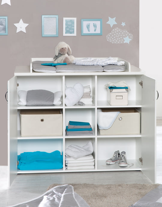 Cómoda de cambio 'Constantin' con superficie para cambio, estilo campestre blanco con organización práctica