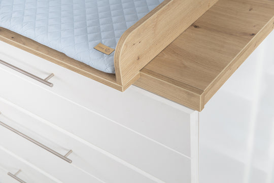 Cómoda para cambiar pañales 'Nele' ancha, con accesorio, 3 cajones, cornisa en 'Roble Artisan'