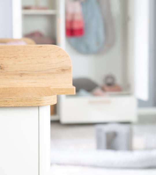 Cómoda para cambiar pañales 'Ava' profunda, con accesorio en decoración 'Roble Artisan', altura para cambiar pañales 90,5 cm