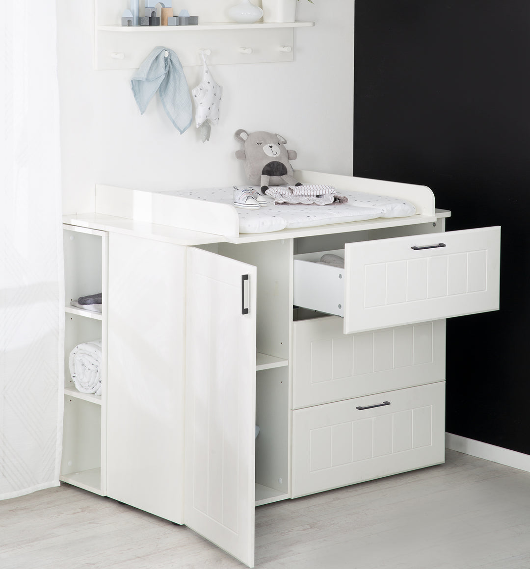 Cómoda con cambiador 'Sylt' ancha, incluye tablero cambiador y molduras decorativas, altura de cambio: 90,5 cm