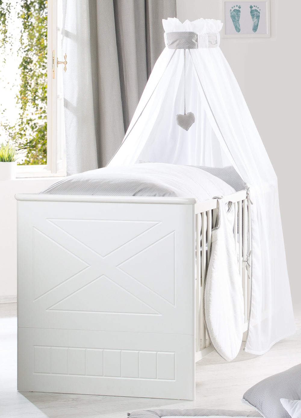 Convertible Children's Bed 'Constantin', 70 x 140 cm, White, Adjustable, 3 Slip Bars, Convertible