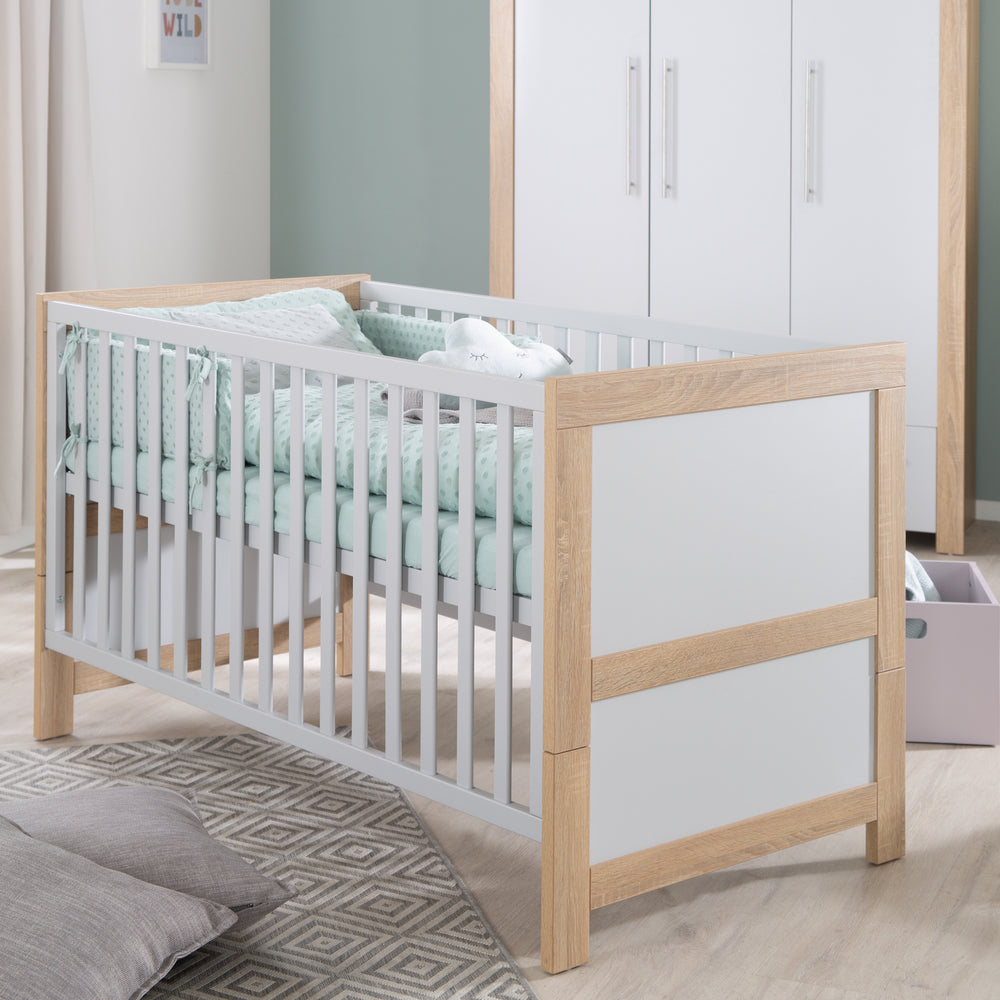 Convertible Children's Bed 'Matilda' 70 x 140 cm, Adjustable/Convertible, Including 3 Slip Rungs