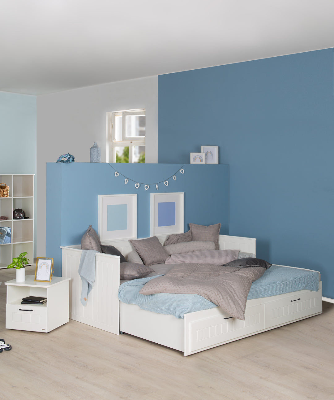 Cama diván 'Sylt', extensible, blanca, con 2 cajones, espacio de almacenamiento y cama adicional para invitados en la habitación infantil