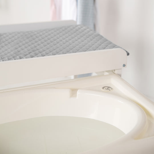 Bath-Changing Combo 'Baby Pool' White including Changing Pad 'roba Style', Extendable Tub