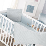 Set de regalo orgánico 'Lil Planet' azul claro / cielo, ropa de cama, sábanas ajustables y nido