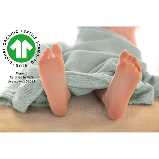 Set da regalo biologico 'Lil Planet' verde ghiaccio, asciugamano, flanella, telo per le coccole e coperta, GOTS