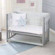 Lit cododo et berceau 'Sternenzauber' 3 en 1, lit bébé gris, avec accessoires de lit complets