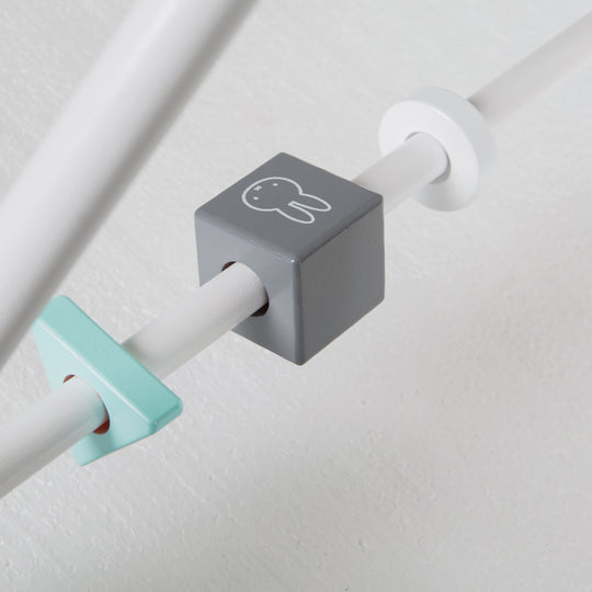 Jeu de trapèze 'miffy®', arc pour bébé, éléments de jeu réglables en hauteur avec anneau de dentition