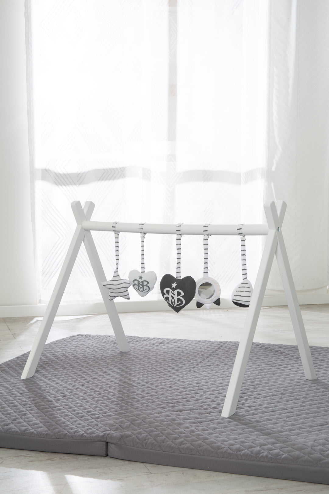 Set da gioco 'Rock Star Baby', 5 personaggi da attaccare per giocare e baby gym Montesori