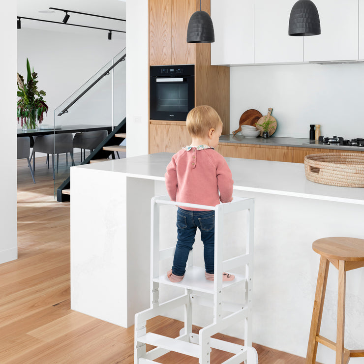 White Learning Tower, safe step stool for children, ideal as a kitchen helper, loadable up to 80 kg