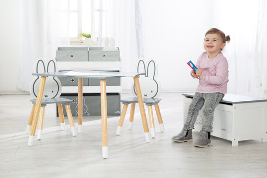Kindersitzgruppe 'miffy®', 2 Kinderstühlen & 1 Tisch, Holz, dunkelgrau/ weiß lackiert