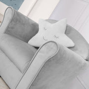 Poltrona per bambini "Lil Sofa" con braccioli, comoda mini poltrona rivestita in velluto grigio argento
