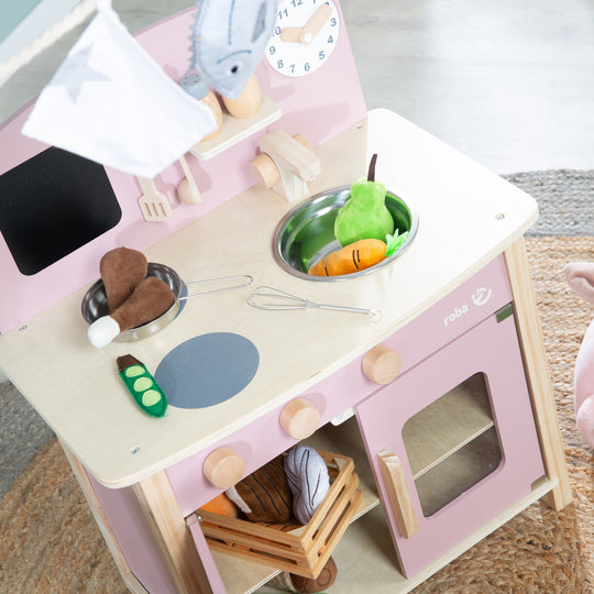 Gioca alla cucina bianca/natura/rosa con 2 biscotti, lavandino, rubinetto e accessori