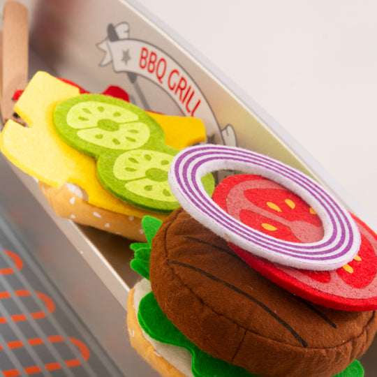 BBQ-Grill aus Holz, mit 14-teiligem Stoffzubehör, Spielzeug Barbecue Grill, ab 3 Jahren