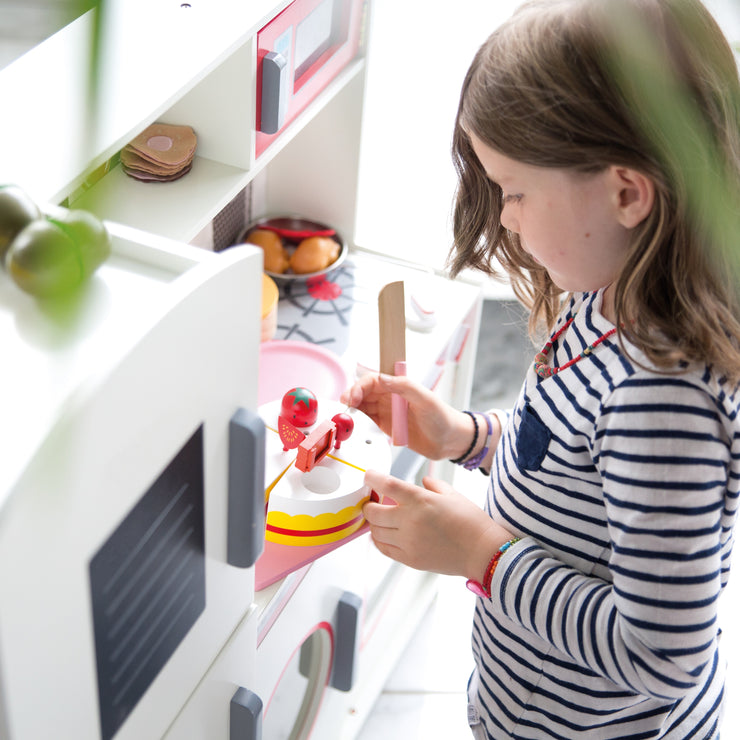 Juego o cocina para niños, blanco / rojo, refrigerador, pizarra, estufa, microondas, fregadero, grifo