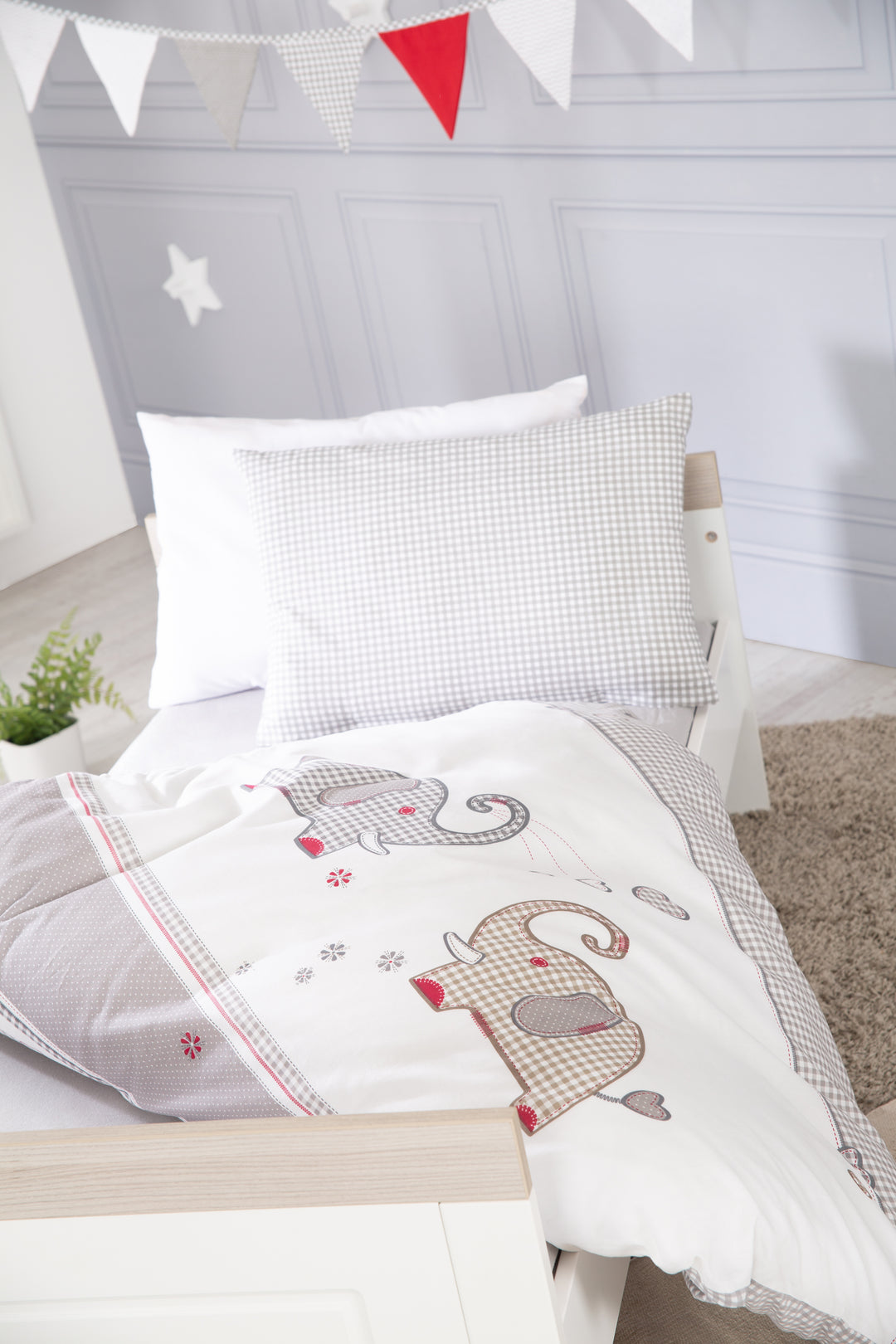 Set da letto per bambini 'Jumbotwins', 4 pezzi, set da letto con biancheria da letto 100 x 135 cm, nido e baldacchino
