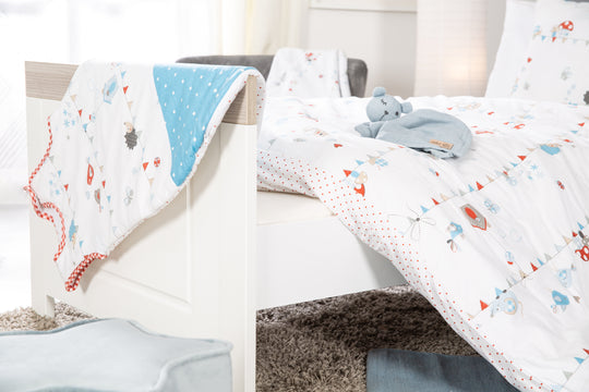 Set de literie pour bébé 'Vogeltanz', 4 pièces, incl. draps 100 x 135 cm, nid et baldaquin