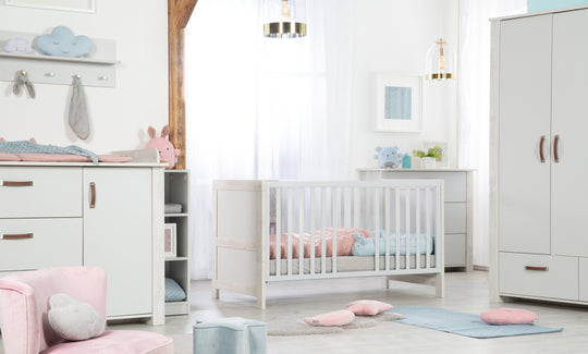Conjunto de habitación infantil 'Mila', incluye cuna combinada 70 x 140 cm, cómoda para cambiar y armario de 3 puertas, gris/blanco
