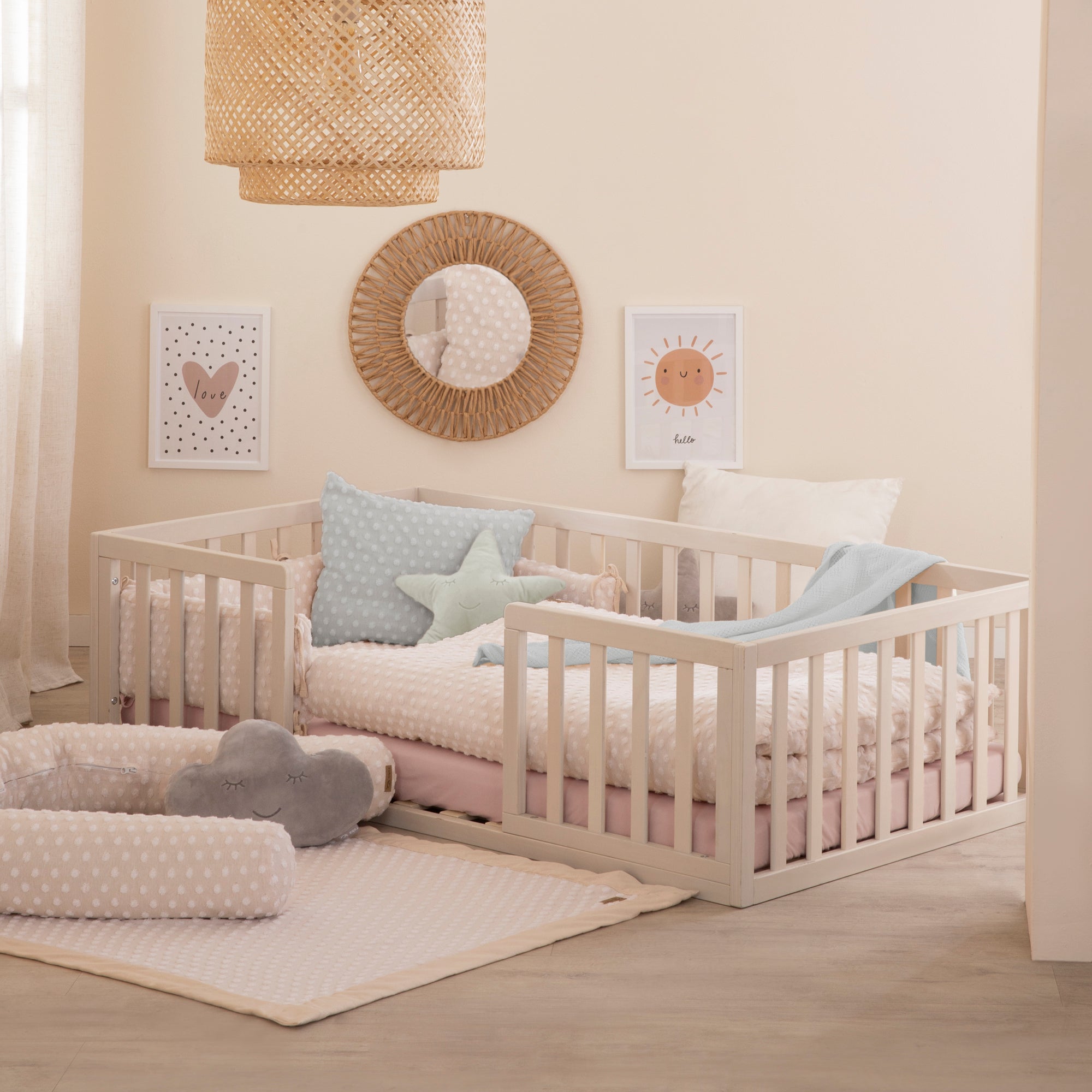 Hauptbild Kollektion Frosty Almond mit Bettwäsche in Montessori Bodenbett