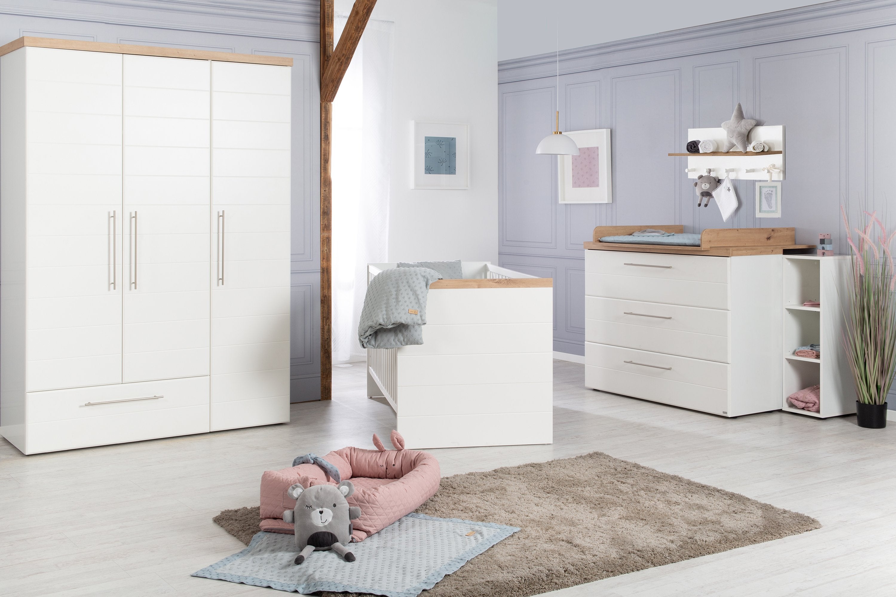 Kinderzimmer Nele inkl. Babybett, Wickelkommode und Kleiderschrank in Farbe weiß
