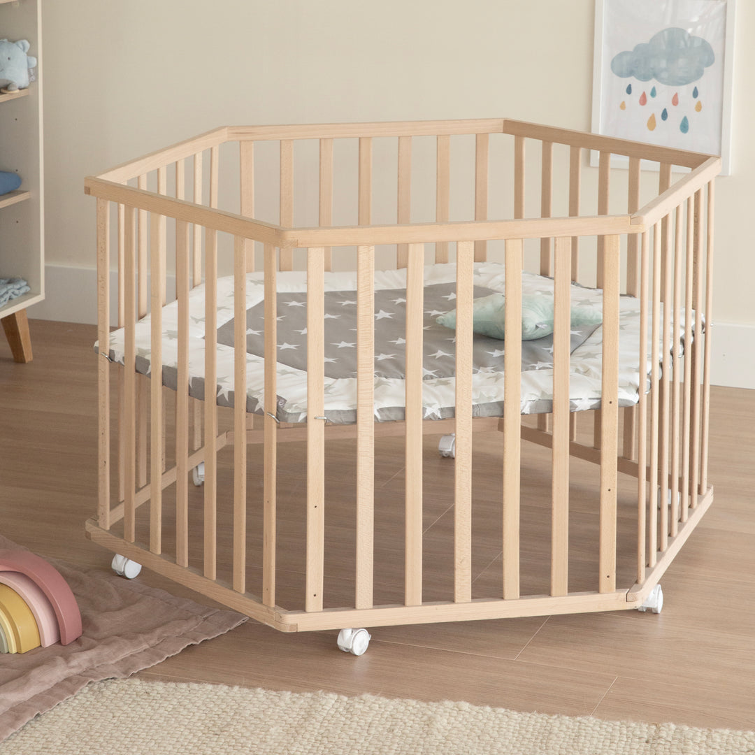 Parc hexagonal avec tapis au motif 'Little Stars' - Réglable en hauteur - Bois naturel