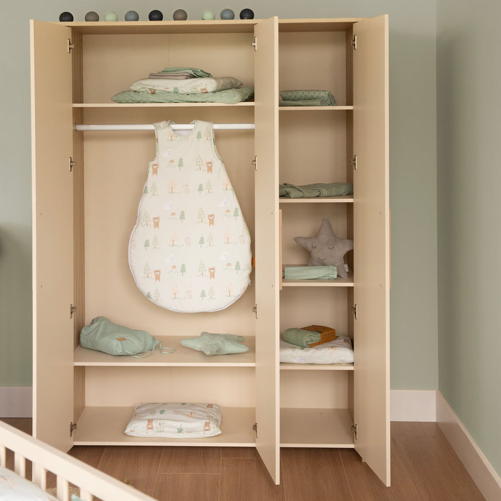 Armoire pour enfants à 3 portes 'Momo' avec poignées en bois massif - Cashmere / Chêne Tristan