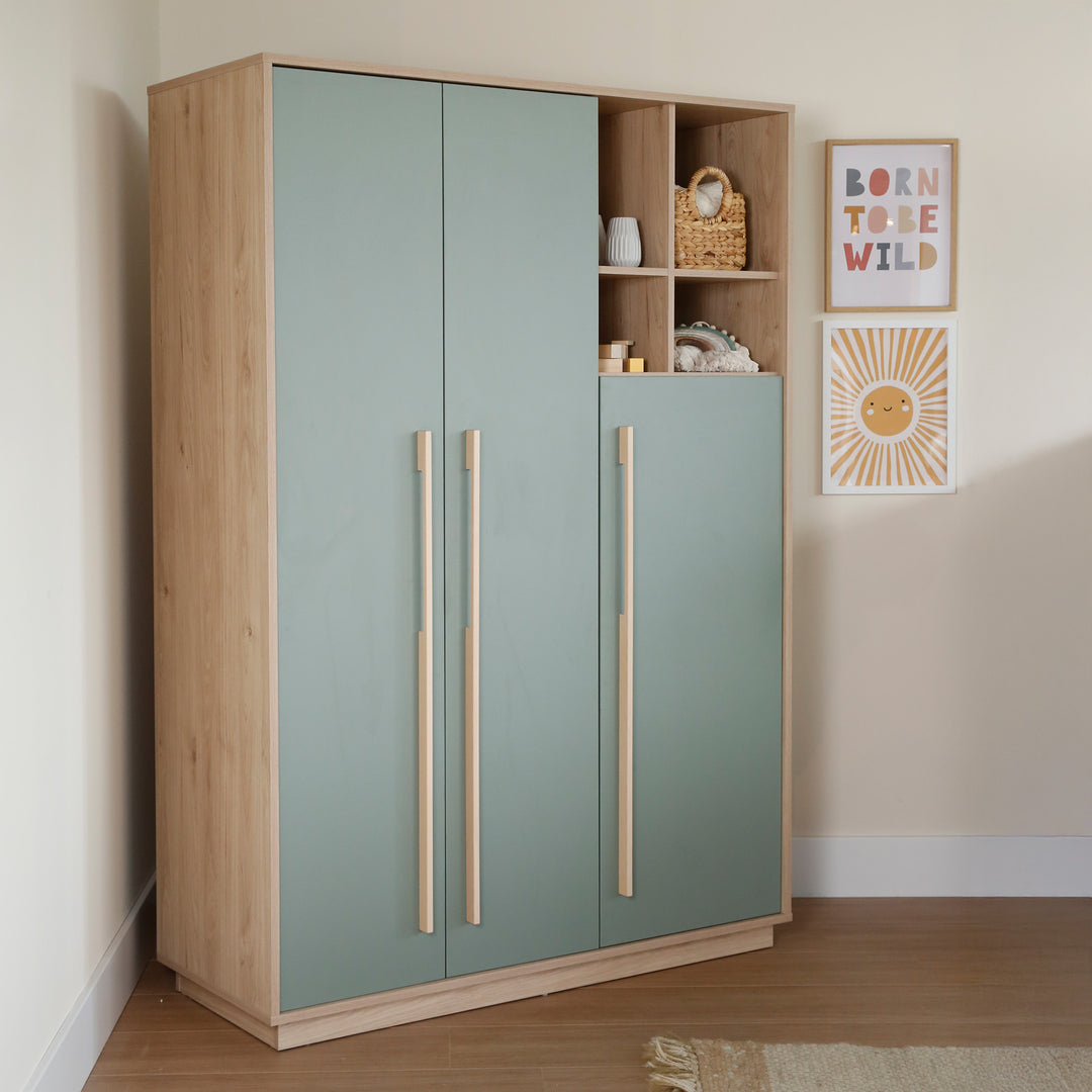 Chambre bébé 'Selva' 3 pc – Étagères ouvertes & Fermeture Soft-Close – Vert Reed / Noyer Virginia