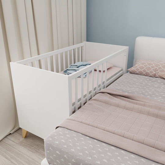 Chambre bébé Leon 3 pc – Lit bébé & cododo 60x120 + Commode à langer + Armoire 2,5 portes – Blanc / Chêne Othello