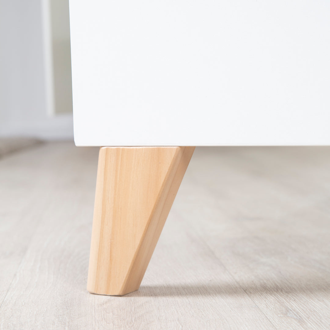 Chambre bébé Leon 3 pc – Lit bébé & cododo 60x120 + Commode à langer + Armoire 2,5 portes – Blanc / Chêne Othello