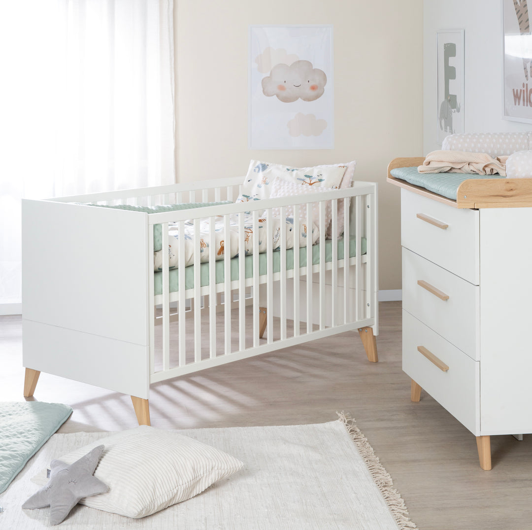 Ensemble de meubles Leon 2 pc – Lit évolutif 70x140 + Commode à langer – Blanc / Chêne Othello