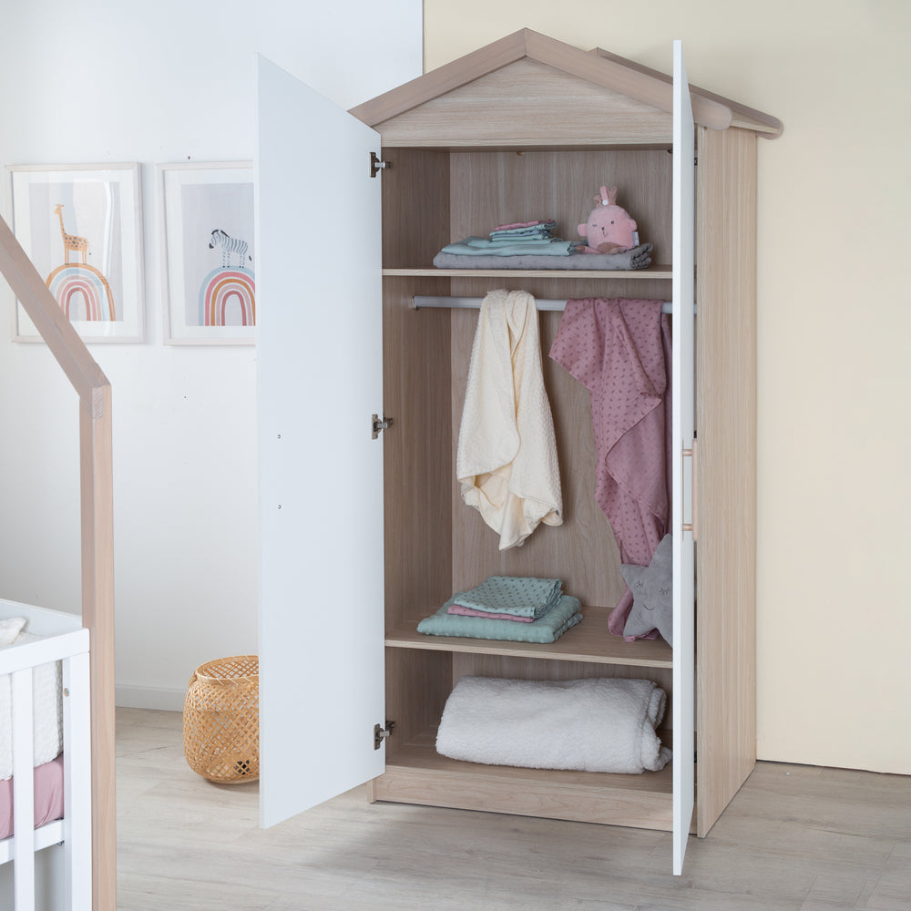 Kinderkleiderschrank 'Cabane' 2-türig in Hausoptik - Weiß / Eichen-Dekor